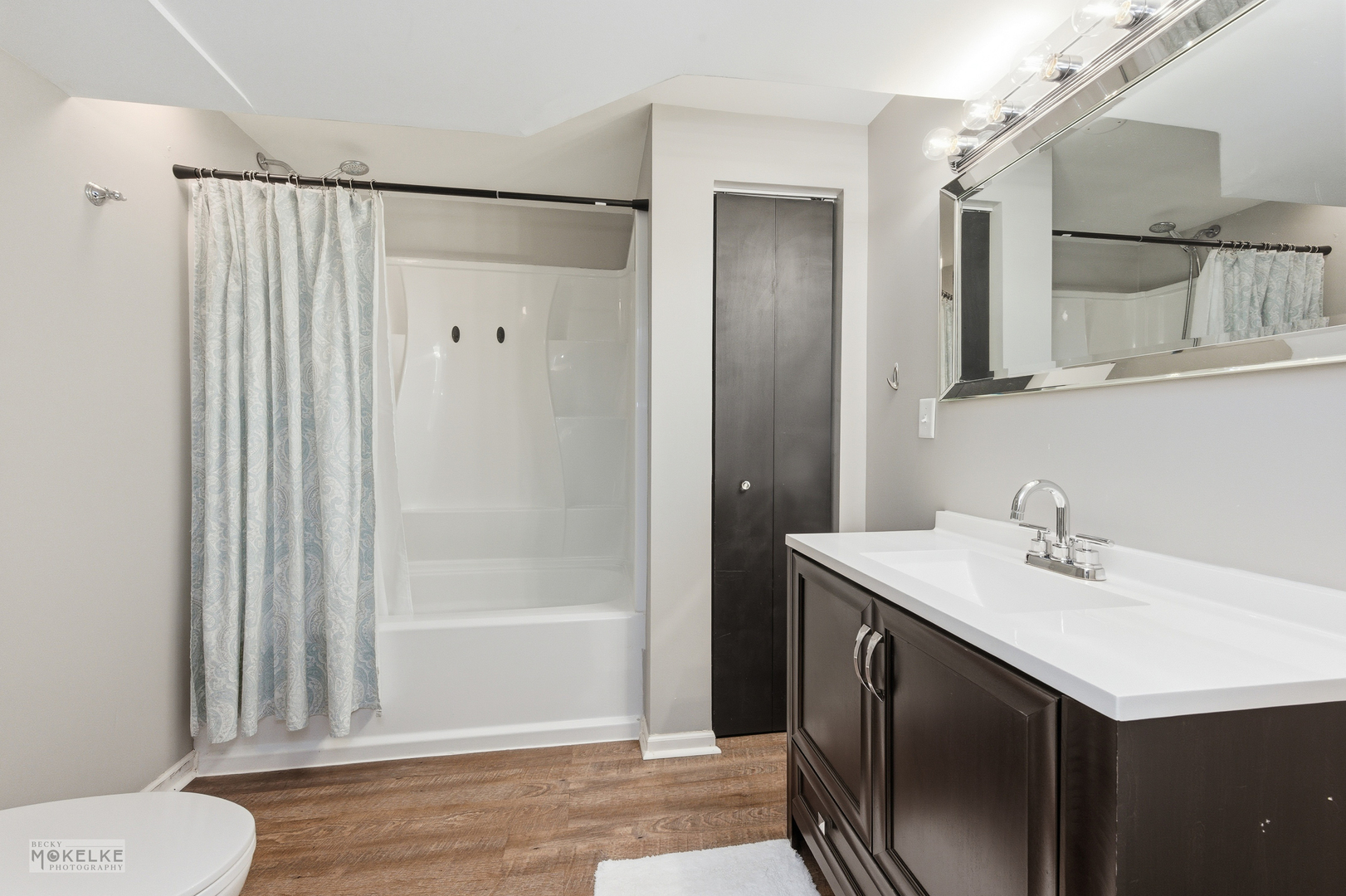 8115 Settlers Pond Way, Joliet, IL 60431