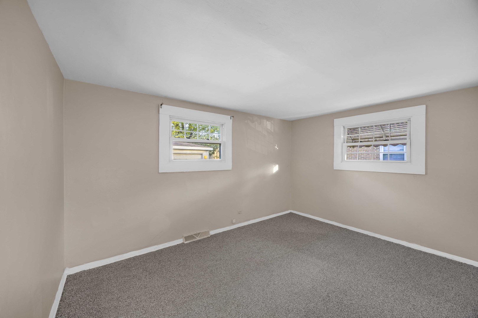 16501 Oxford Drive, Markham, IL 60428