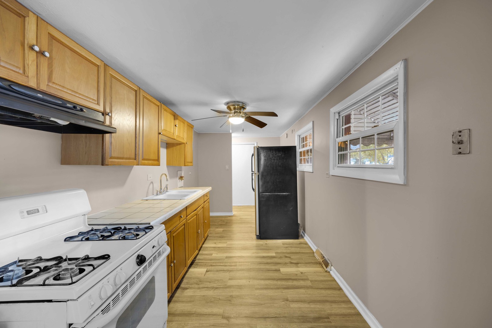 16501 Oxford Drive, Markham, IL 60428