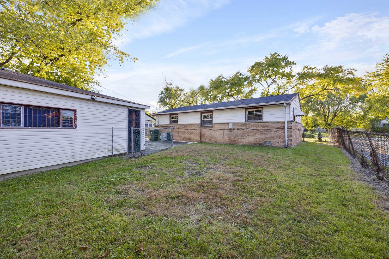 16501 Oxford Drive, Markham, IL 60428