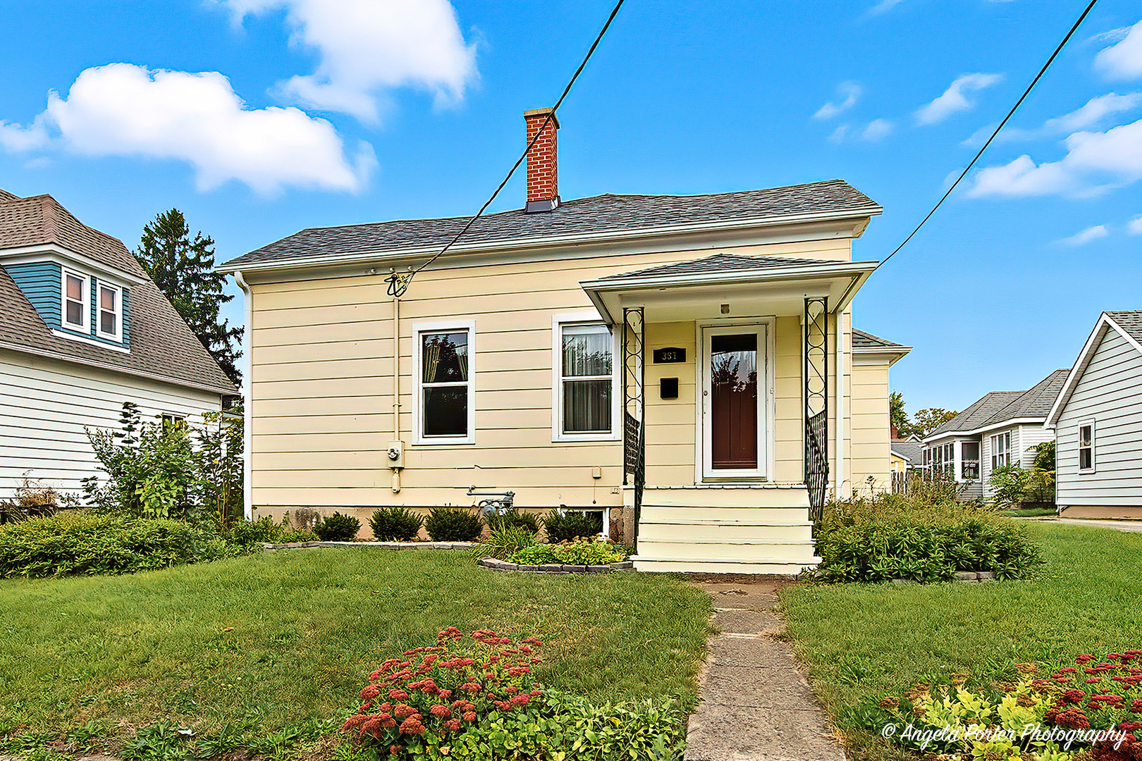 331 Chestnut Street, Woodstock, IL 60098