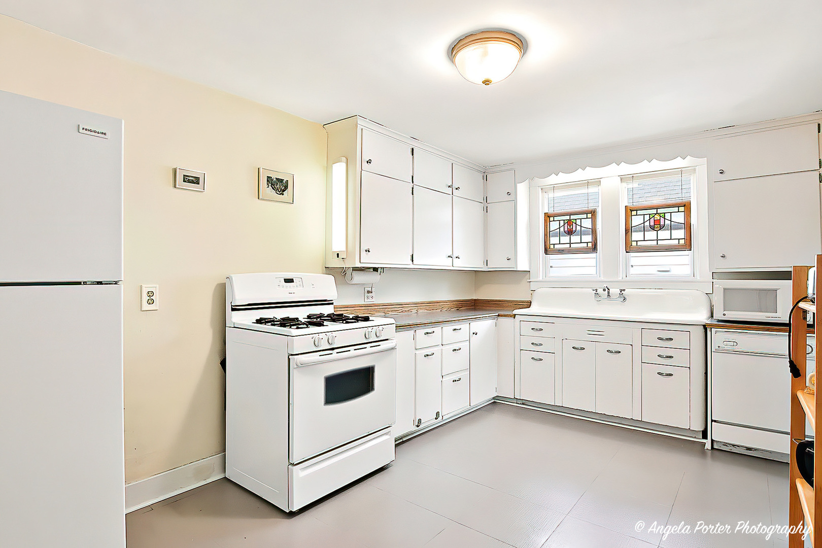 331 Chestnut Street, Woodstock, IL 60098