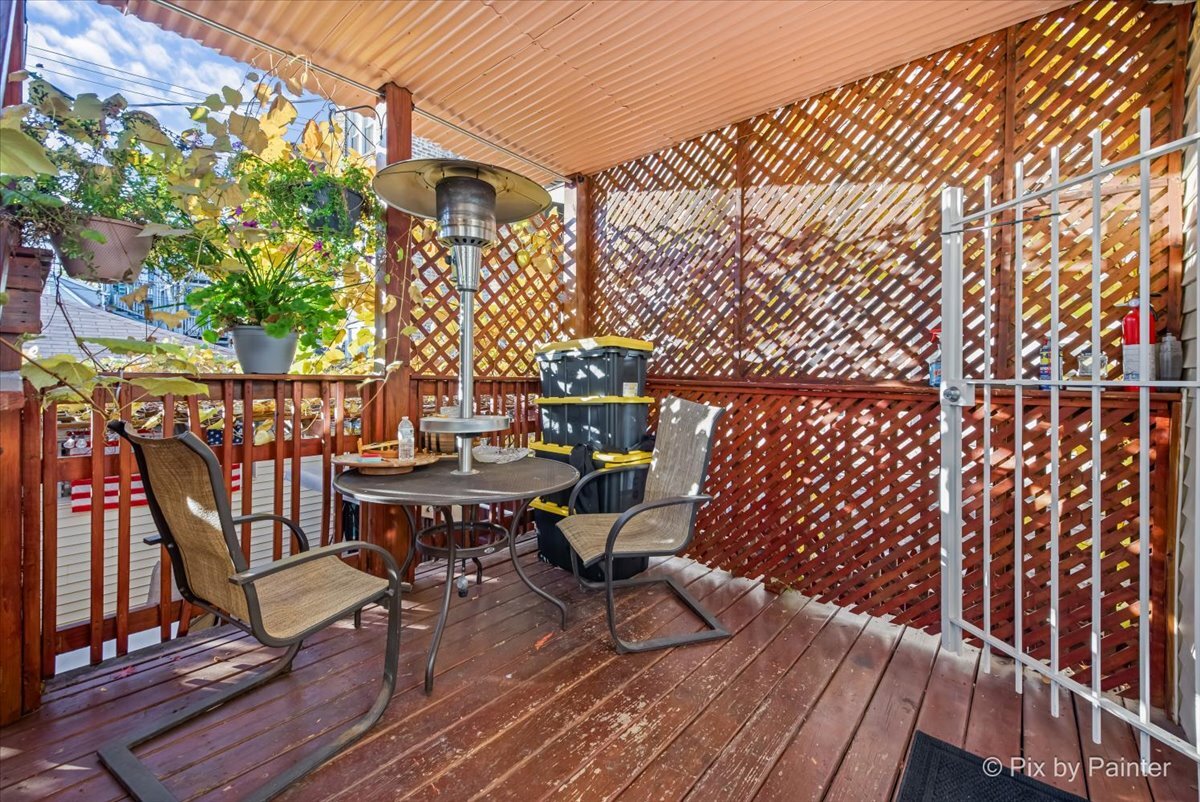 4252 N Lawndale Avenue, Chicago, IL 60618