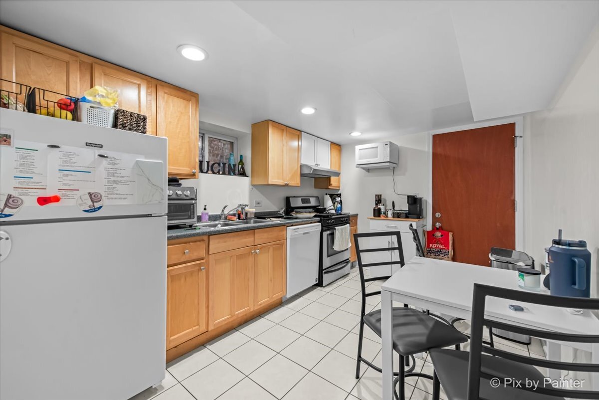 4252 N Lawndale Avenue, Chicago, IL 60618