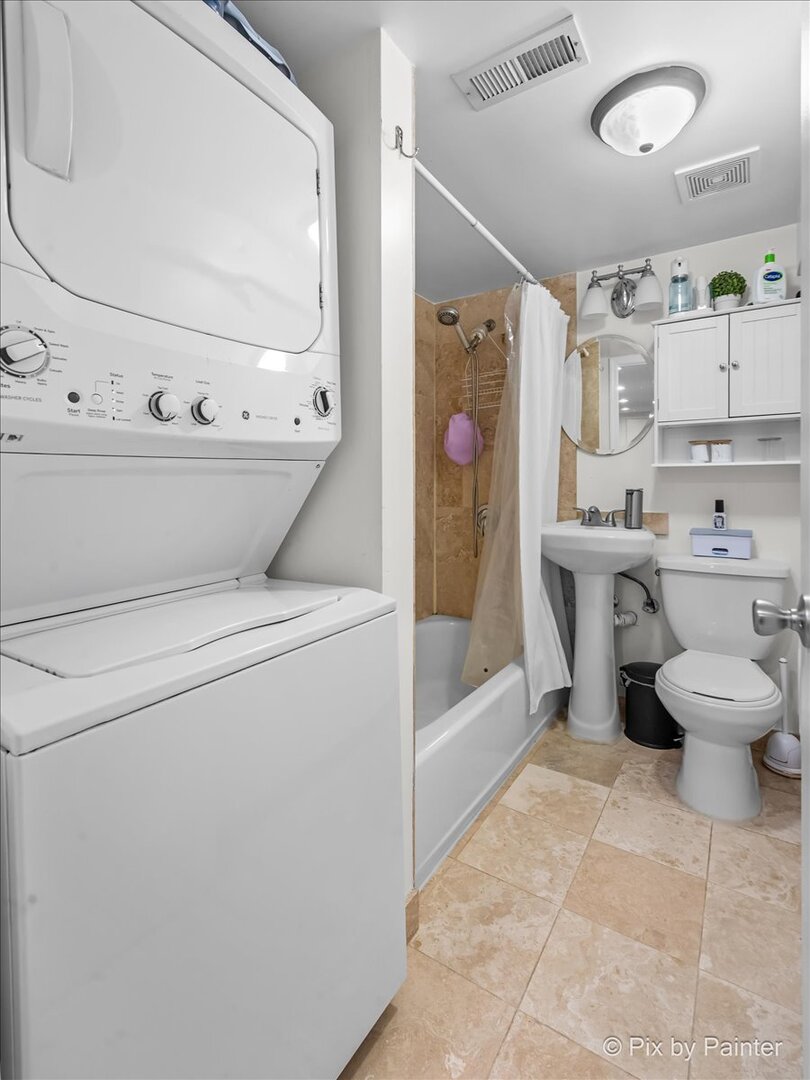 4252 N Lawndale Avenue, Chicago, IL 60618