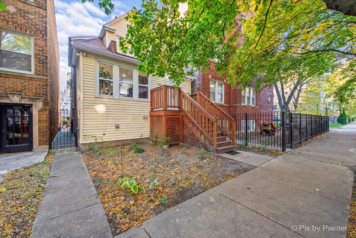 4252 N Lawndale Avenue, Chicago, IL 60618