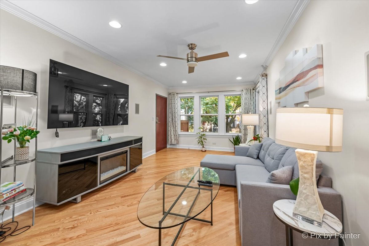 4252 N Lawndale Avenue, Chicago, IL 60618