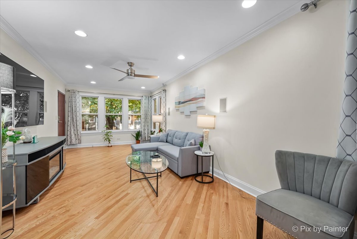 4252 N Lawndale Avenue, Chicago, IL 60618