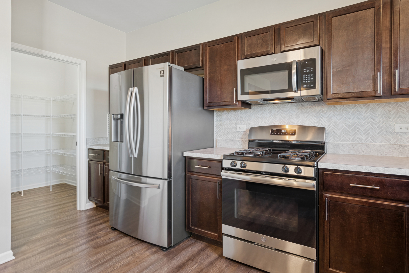 998 Garnet Lane, Montgomery, IL 60538