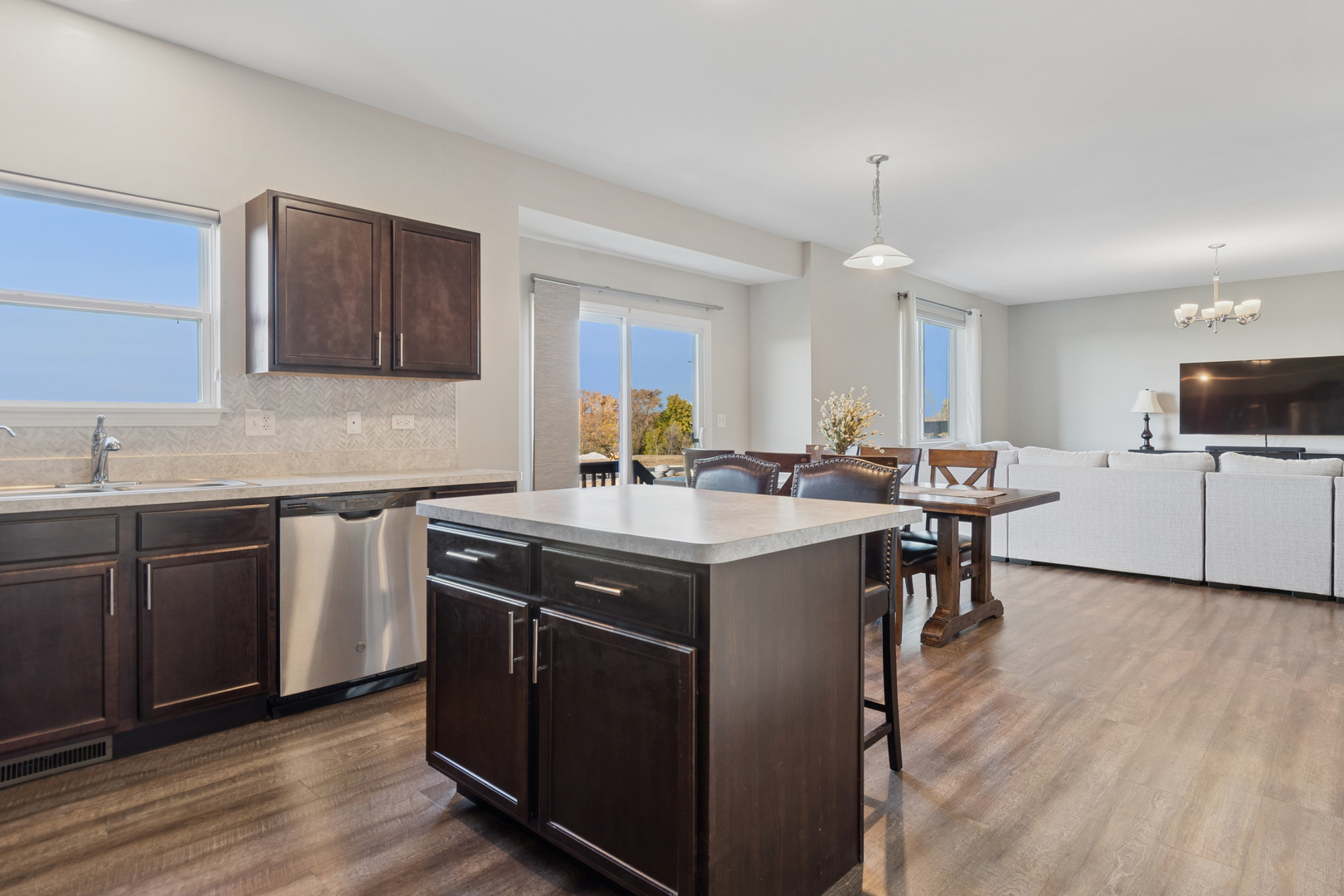 998 Garnet Lane, Montgomery, IL 60538