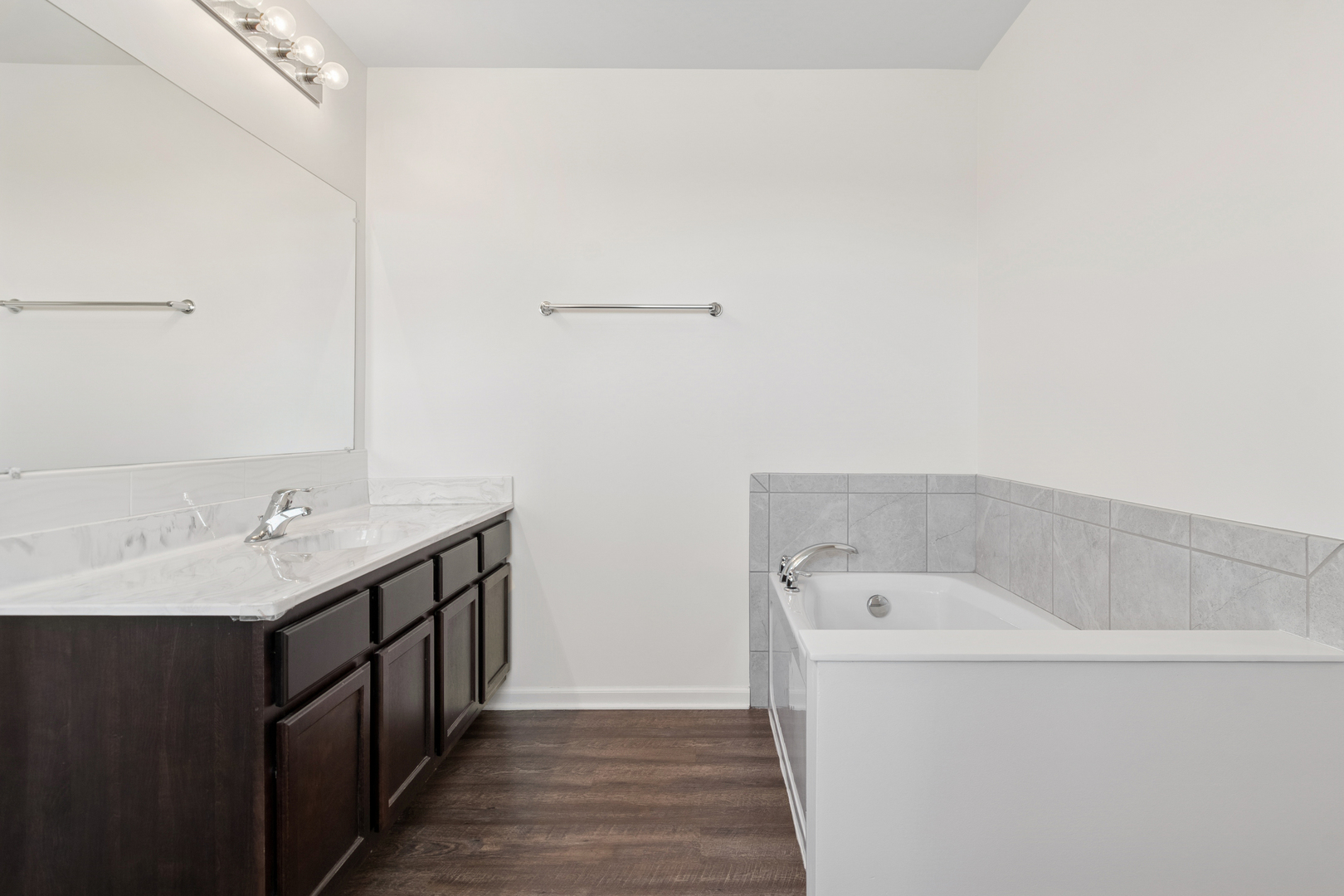 998 Garnet Lane, Montgomery, IL 60538