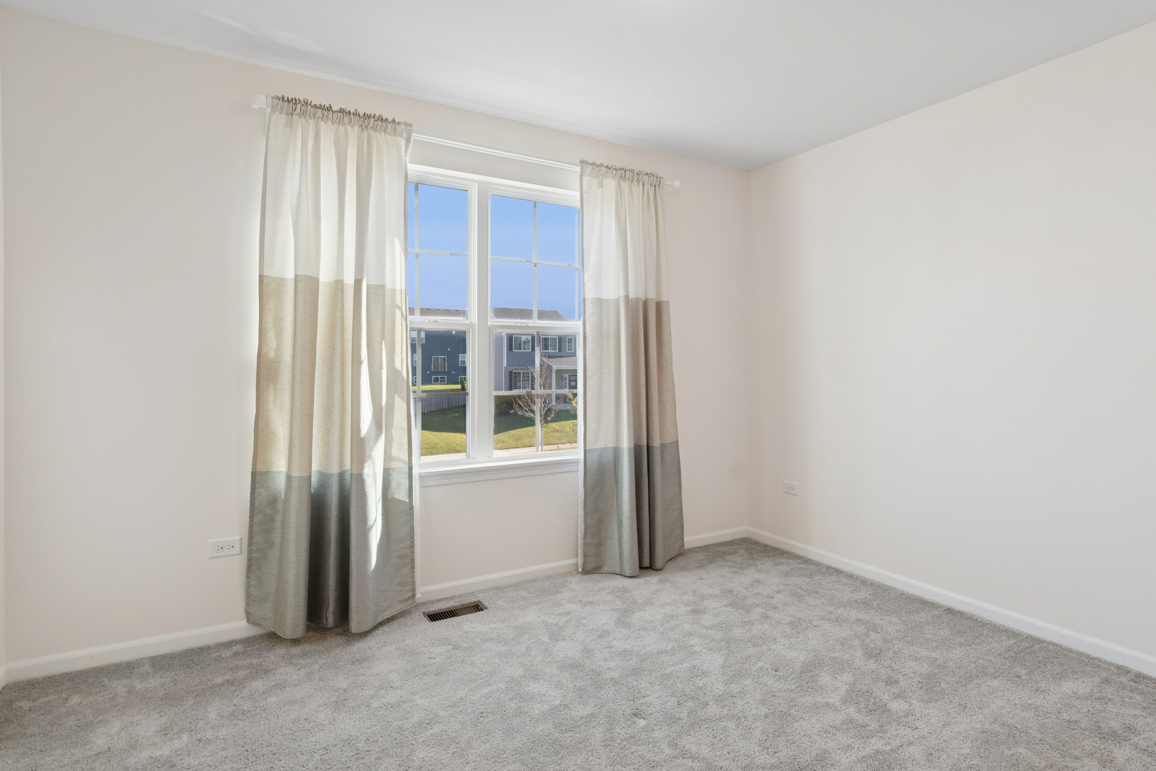 998 Garnet Lane, Montgomery, IL 60538