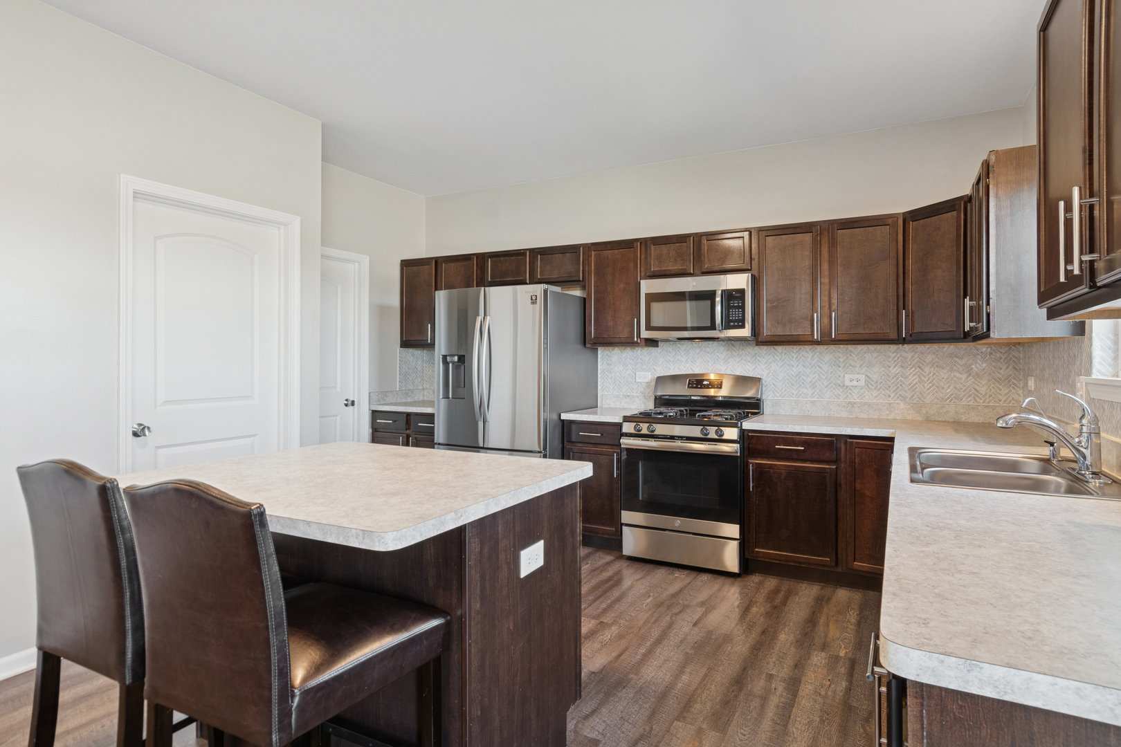 998 Garnet Lane, Montgomery, IL 60538