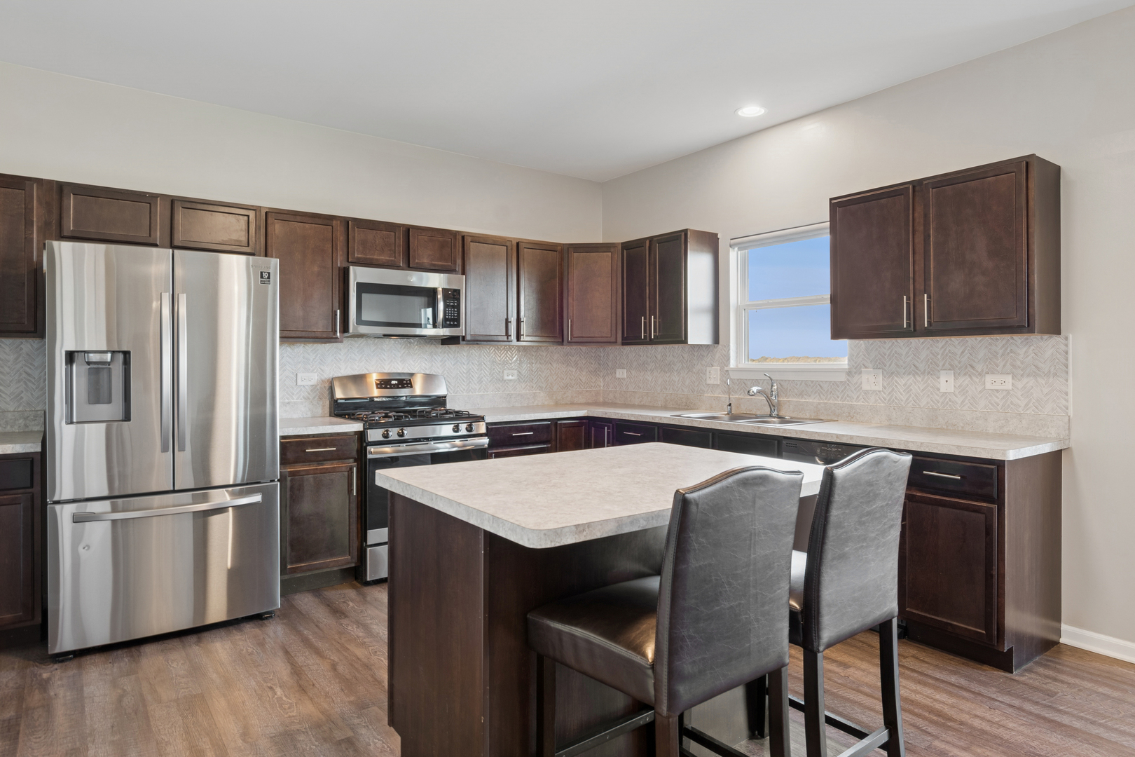 998 Garnet Lane, Montgomery, IL 60538