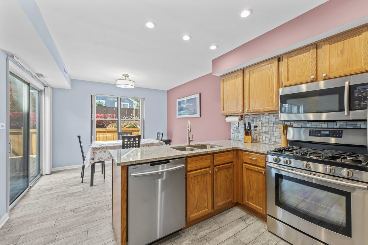 64 White Pine Drive, Schaumburg, IL 60193