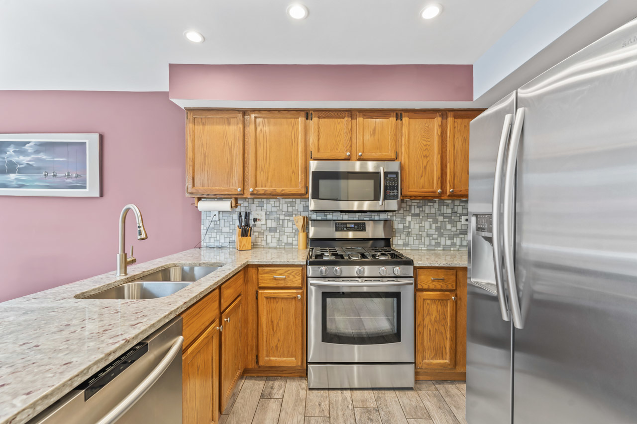 64 White Pine Drive, Schaumburg, IL 60193