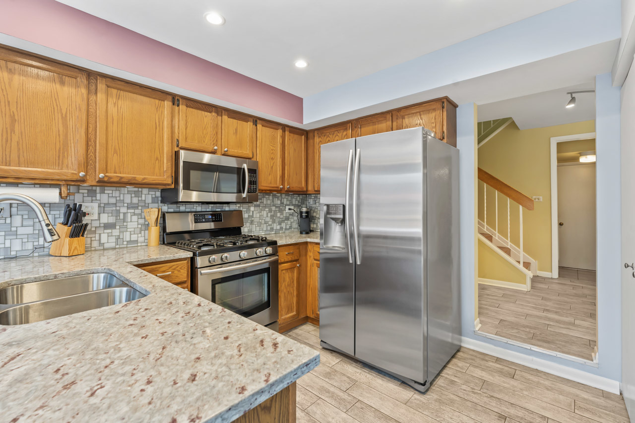 64 White Pine Drive, Schaumburg, IL 60193