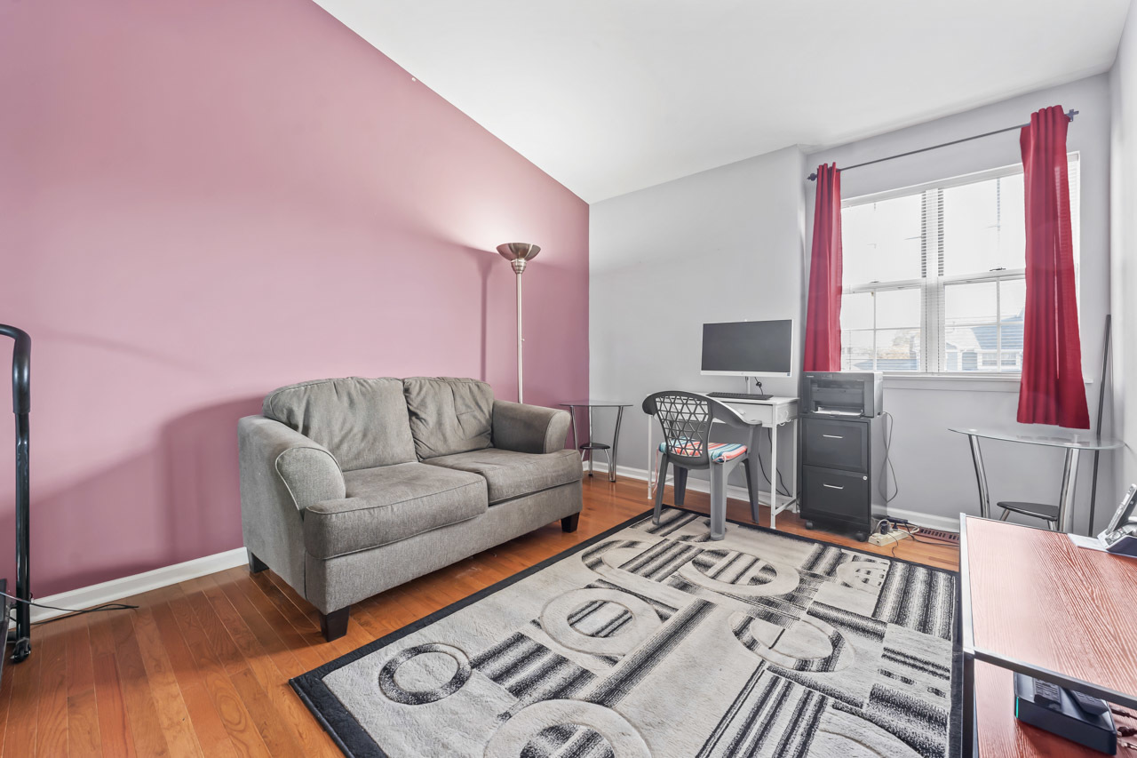 64 White Pine Drive, Schaumburg, IL 60193