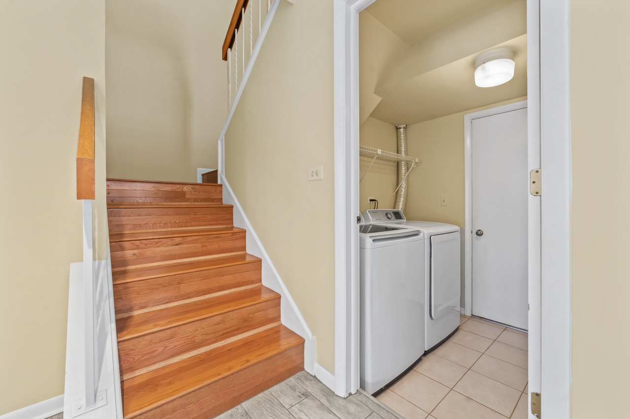 64 White Pine Drive, Schaumburg, IL 60193