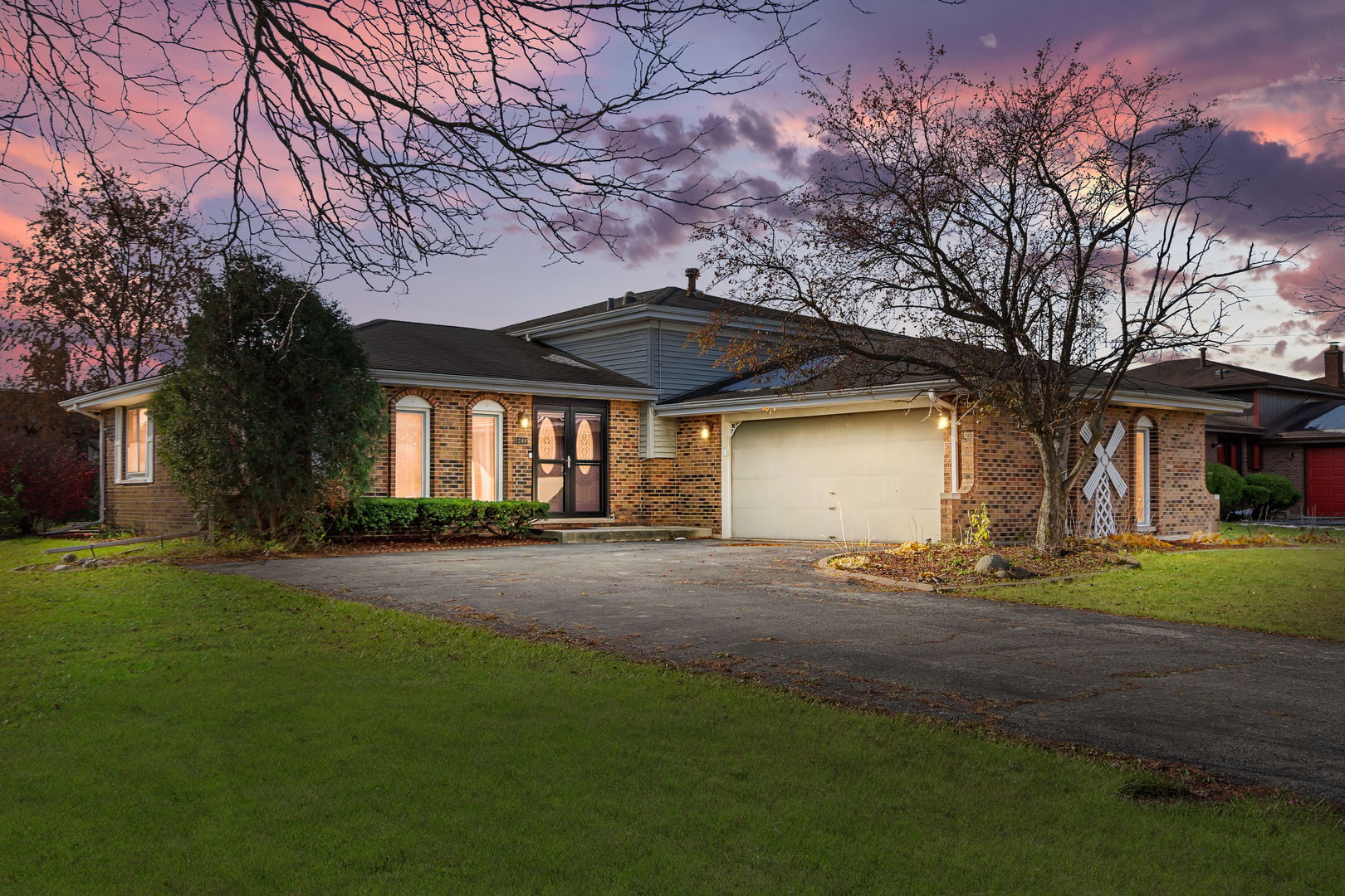 1200 Jacqueline Drive, Crete, IL 60417