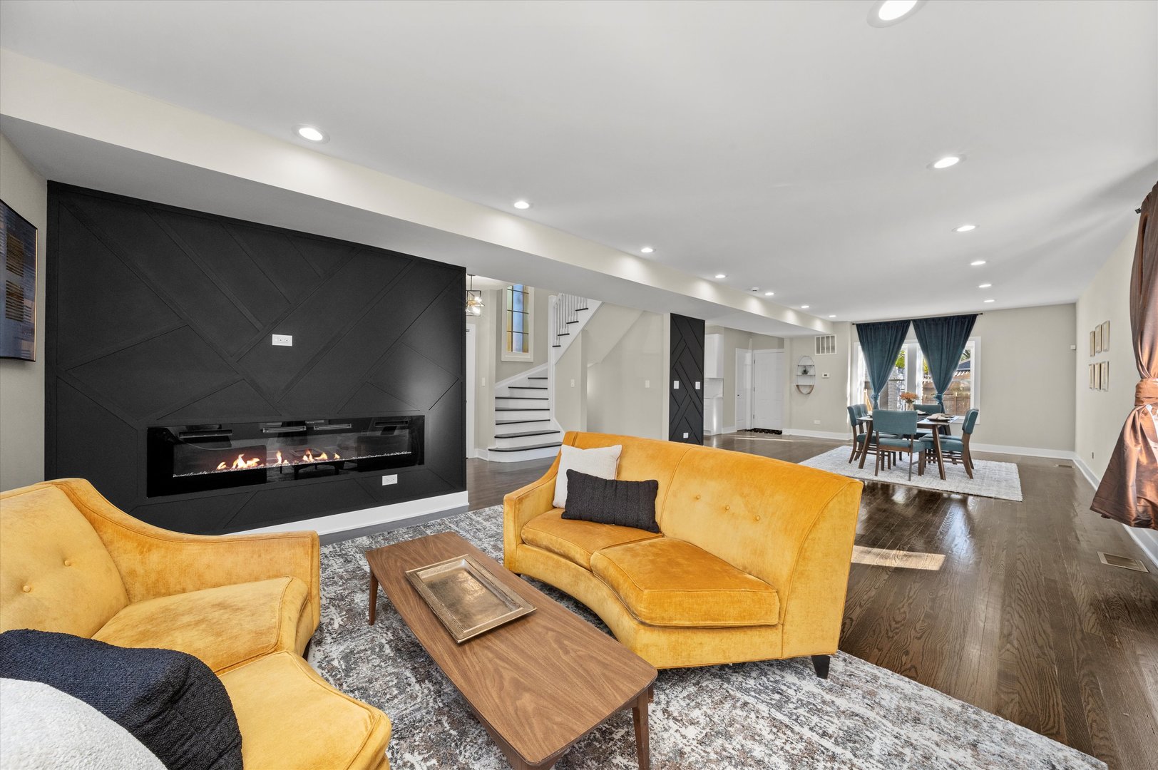 8041 S Blackstone Avenue, Chicago, IL 60619