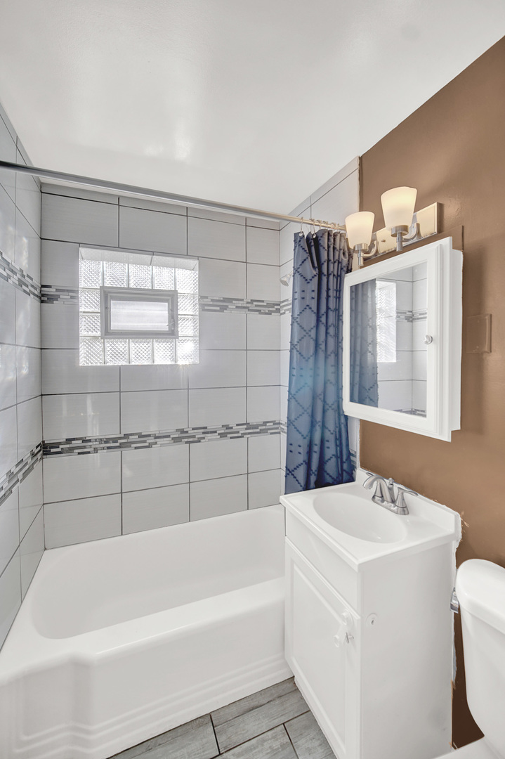 10322 S CENTRAL PARK Avenue, Chicago, IL 60655