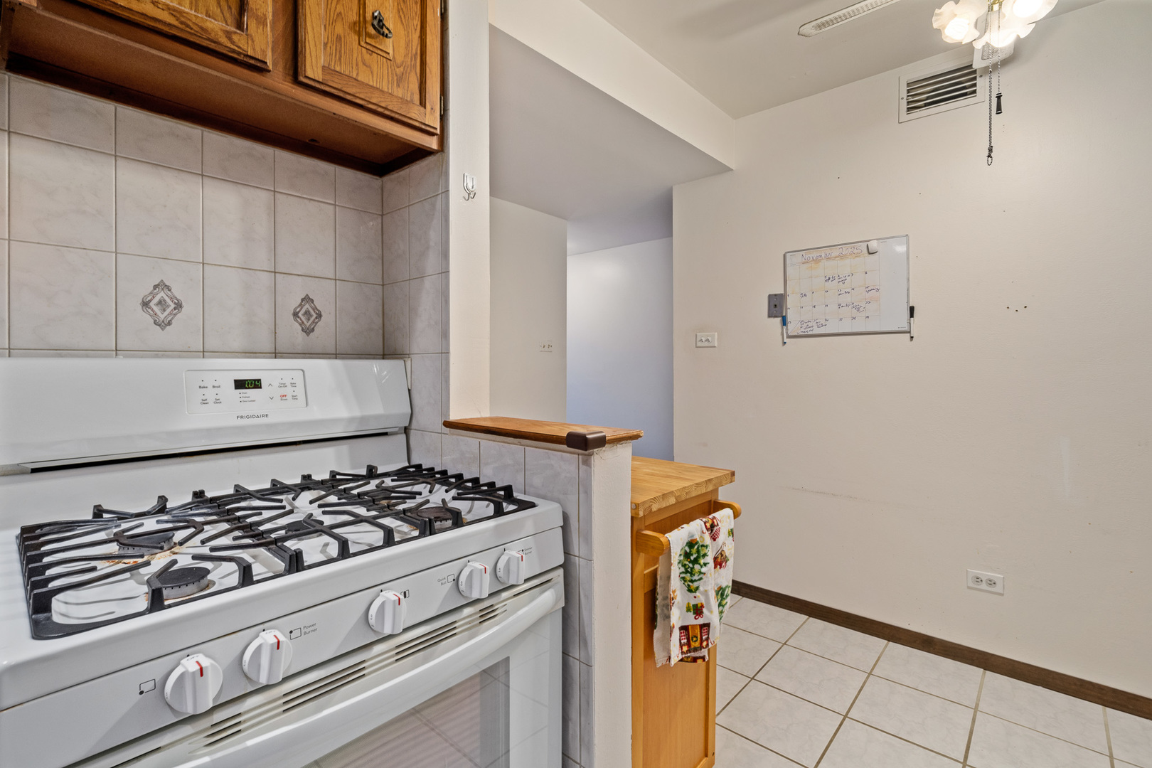 13615 Lavergne Avenue #110, Crestwood, IL 60418