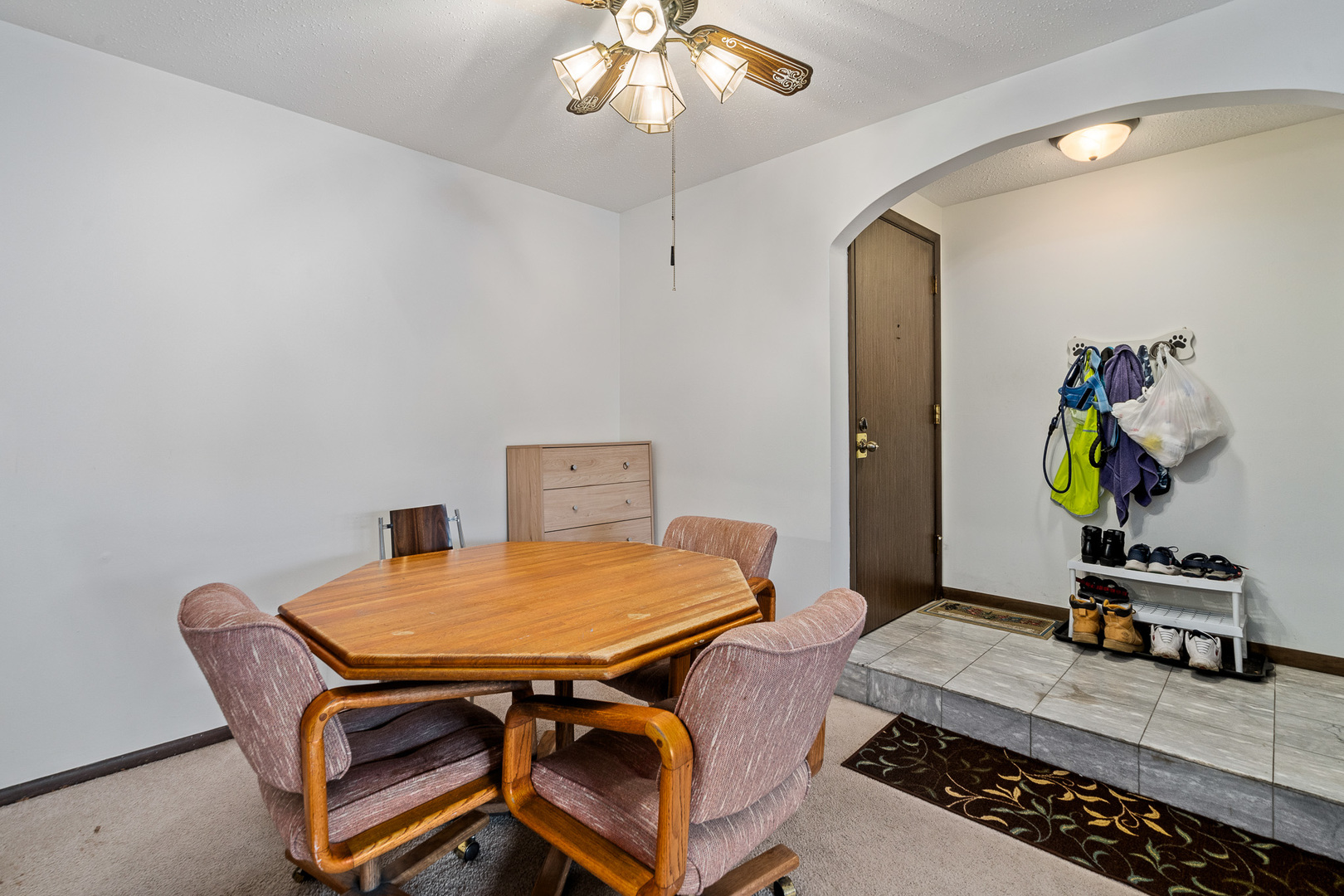 13615 Lavergne Avenue #110, Crestwood, IL 60418