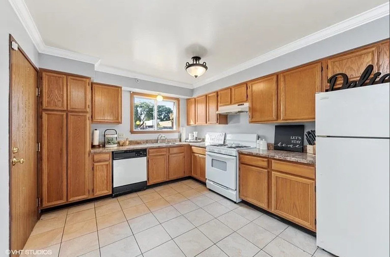 1516 N River West Court #1A, Mount Prospect, IL 60056