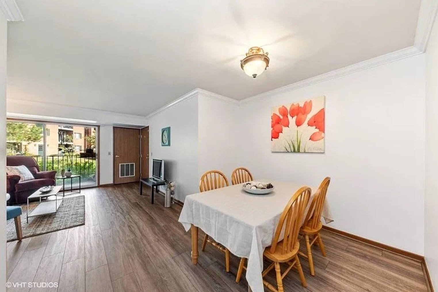 1516 N River West Court #1A, Mount Prospect, IL 60056