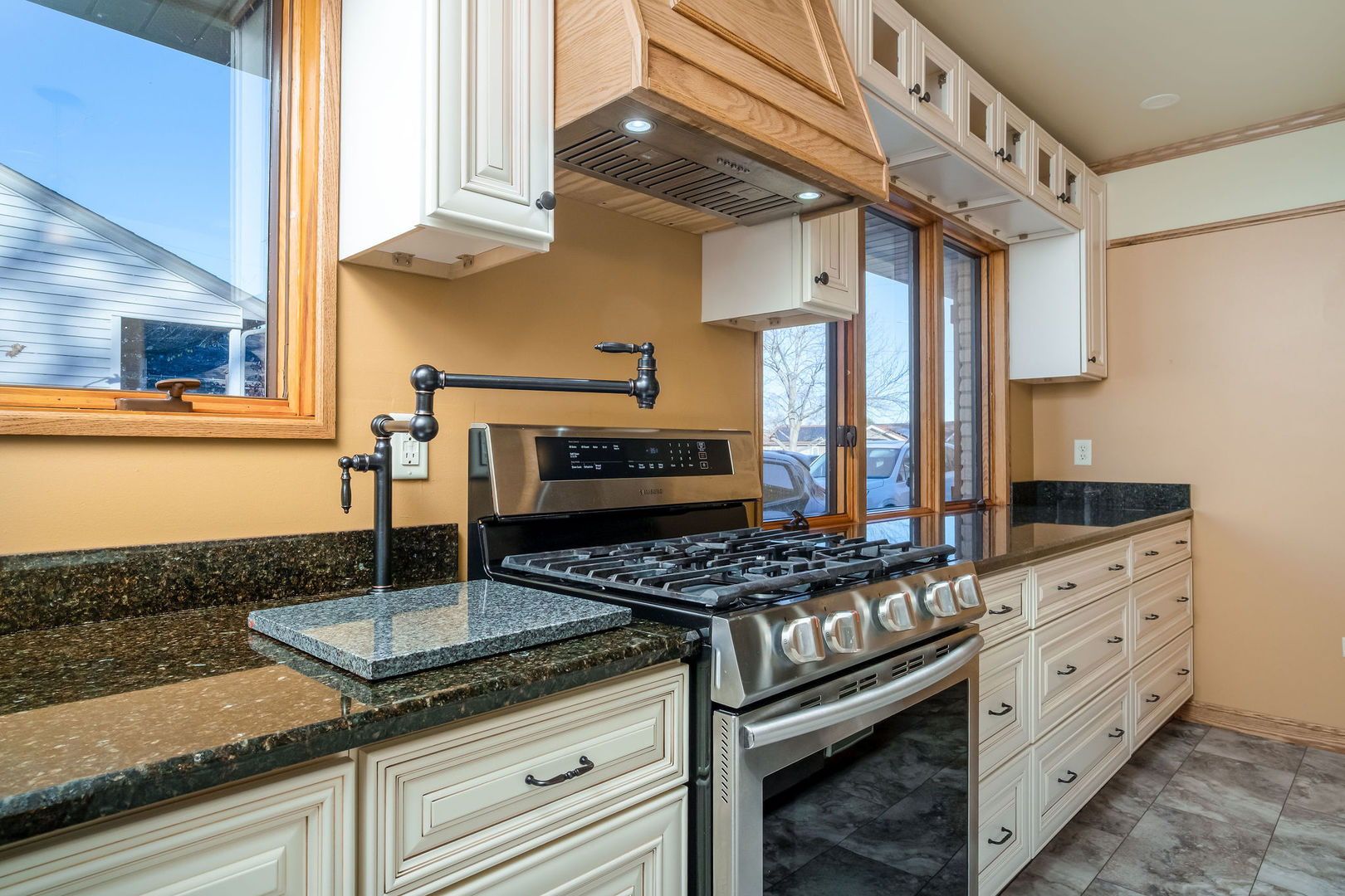 104 Lakewood Drive, Antioch, IL 60002