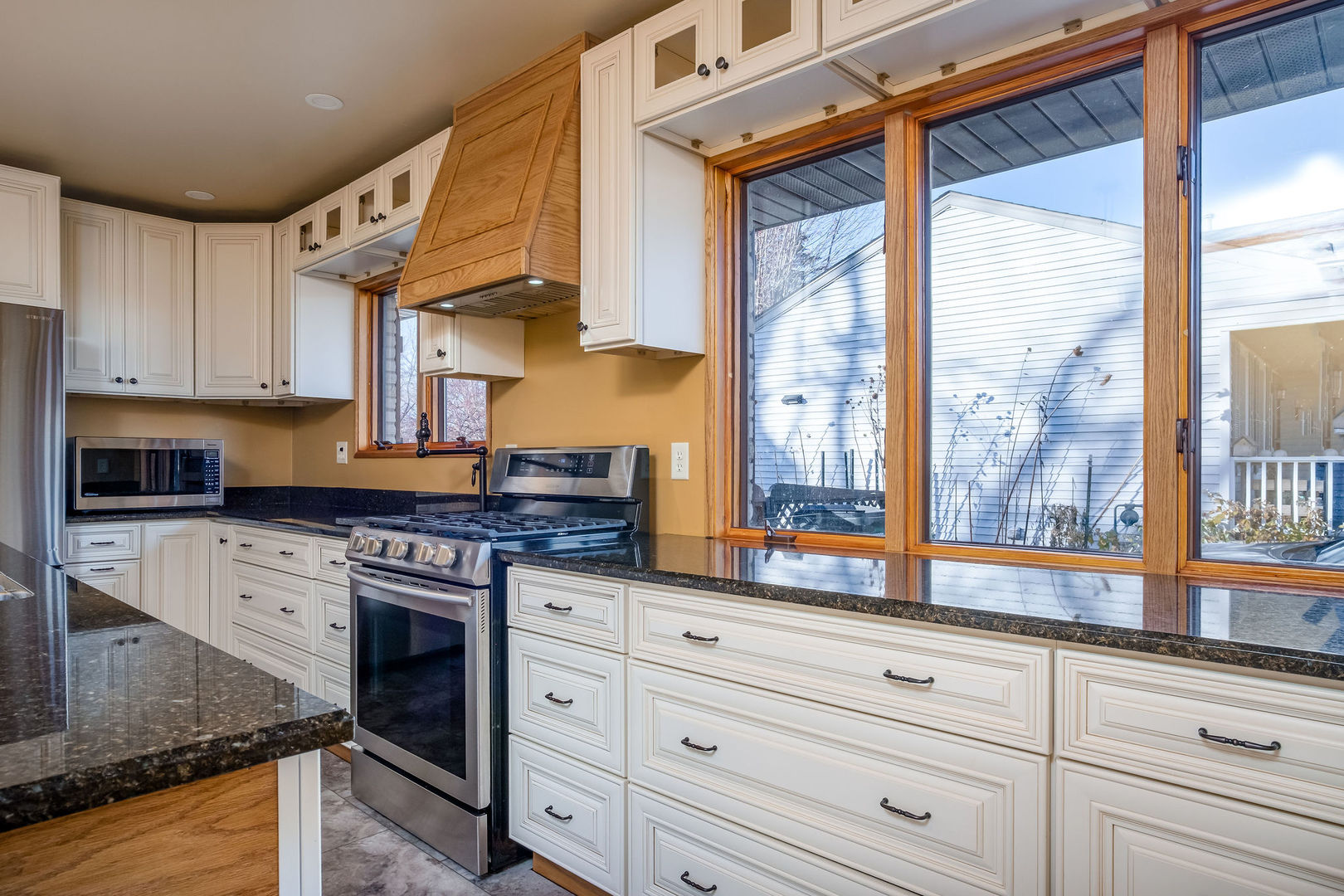 104 Lakewood Drive, Antioch, IL 60002