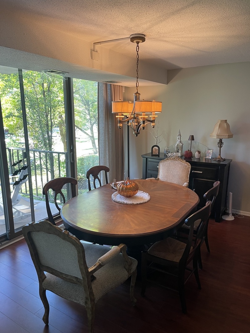 2 S Atrium Way #203, Elmhurst, IL 60126