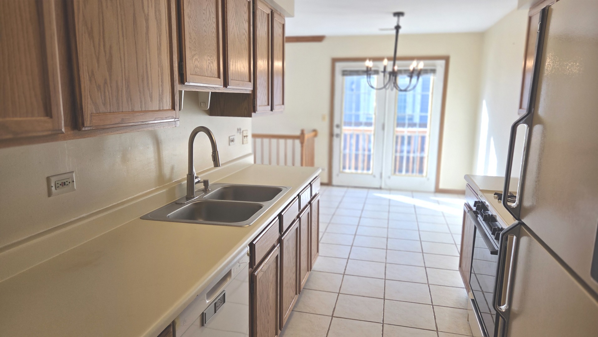 427 Village Creek Drive, Lake In The Hills, IL 60156