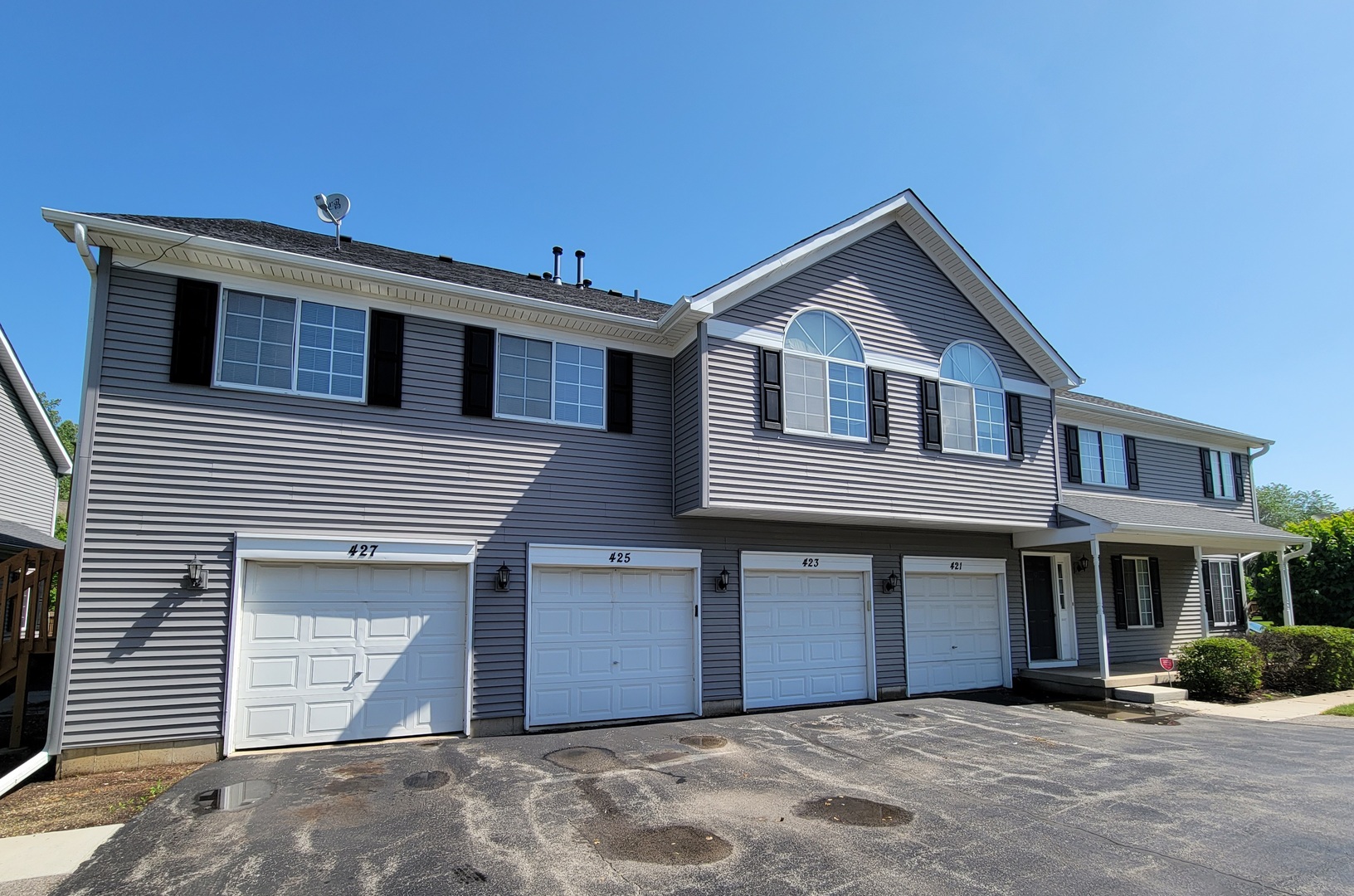 427 Village Creek Drive, Lake In The Hills, IL 60156