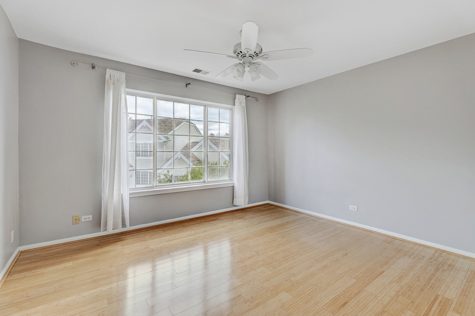 42 Cherbourg Court, Wheeling, IL 60090