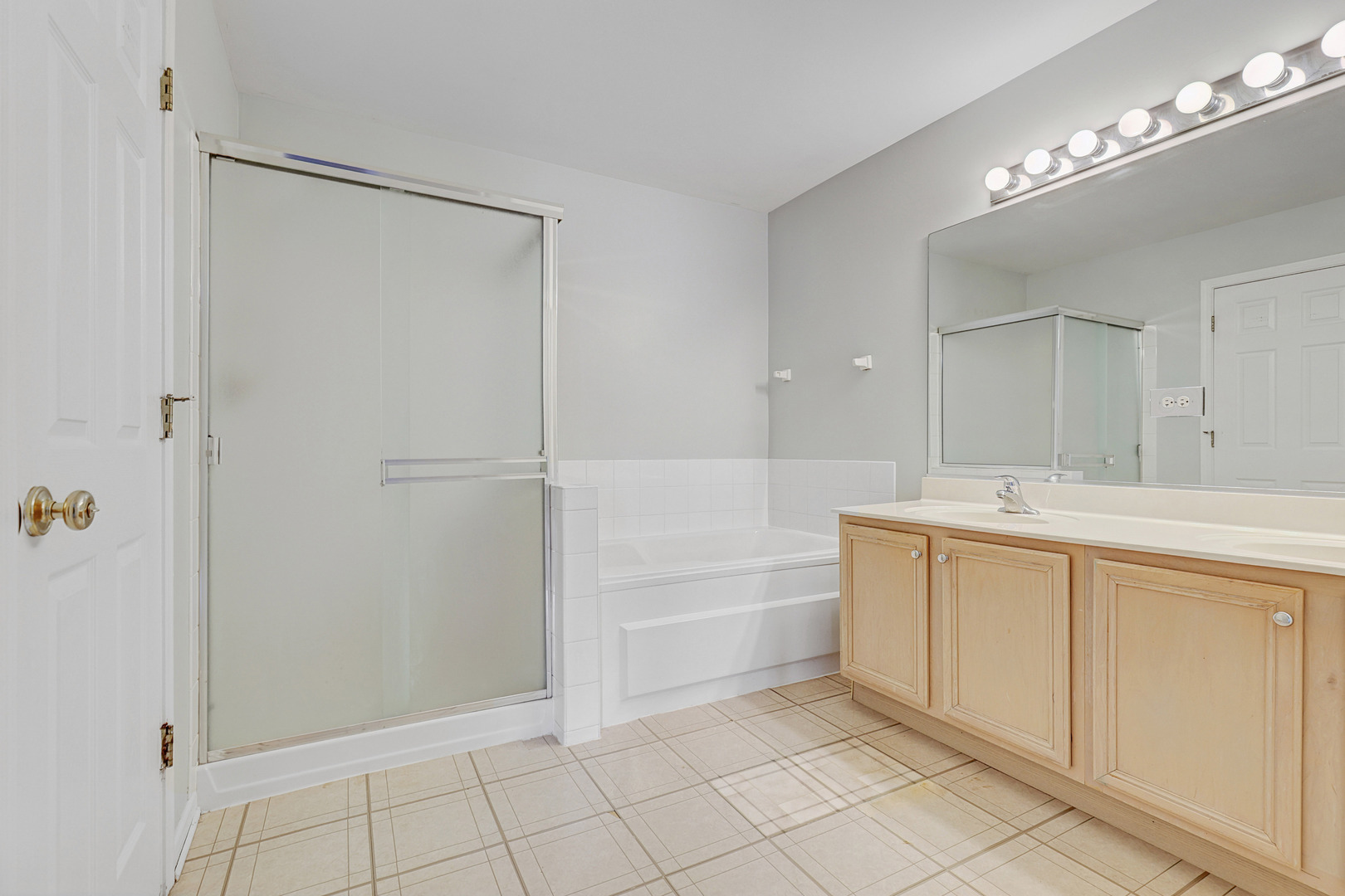 42 Cherbourg Court, Wheeling, IL 60090