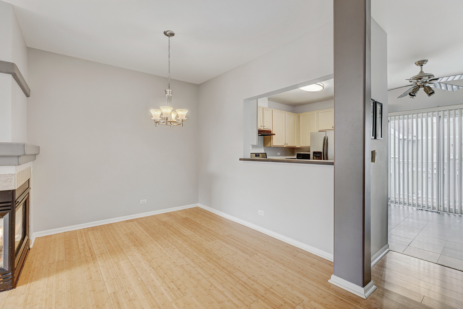 42 Cherbourg Court, Wheeling, IL 60090