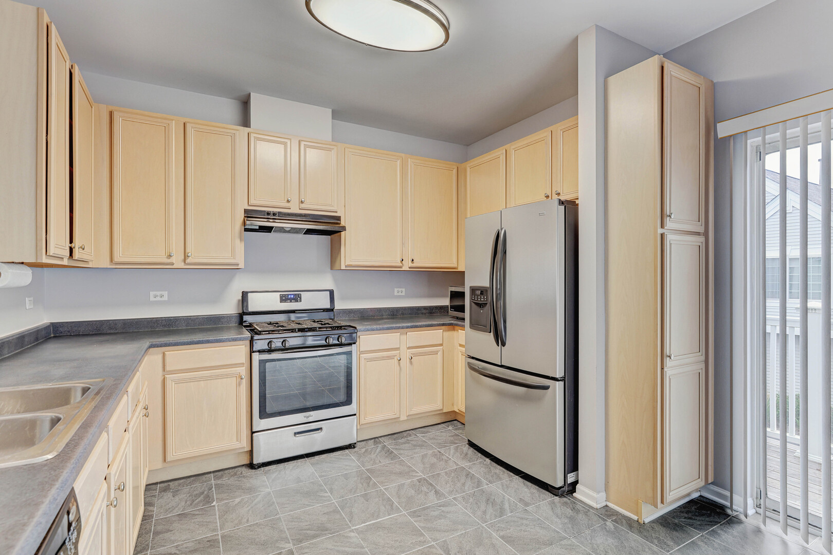 42 Cherbourg Court, Wheeling, IL 60090