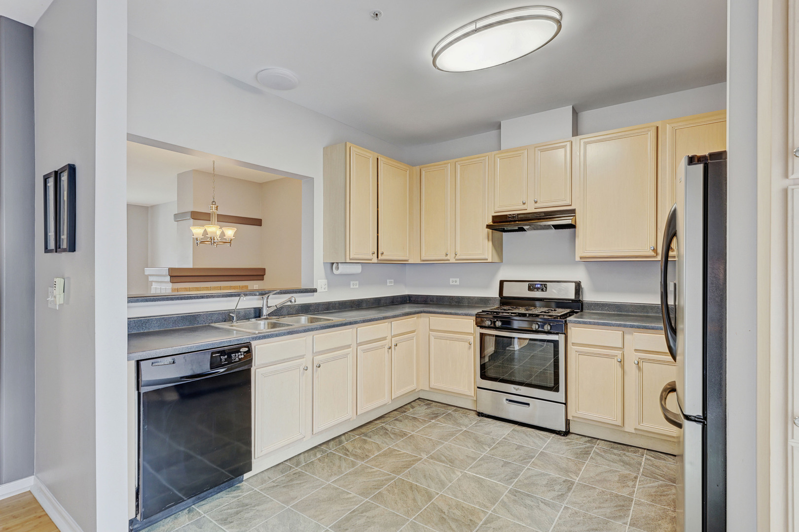 42 Cherbourg Court, Wheeling, IL 60090