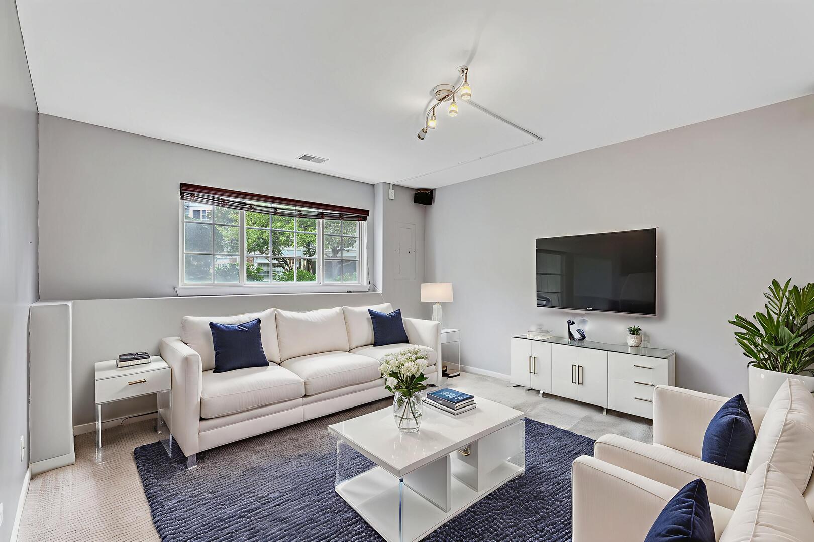 42 Cherbourg Court, Wheeling, IL 60090