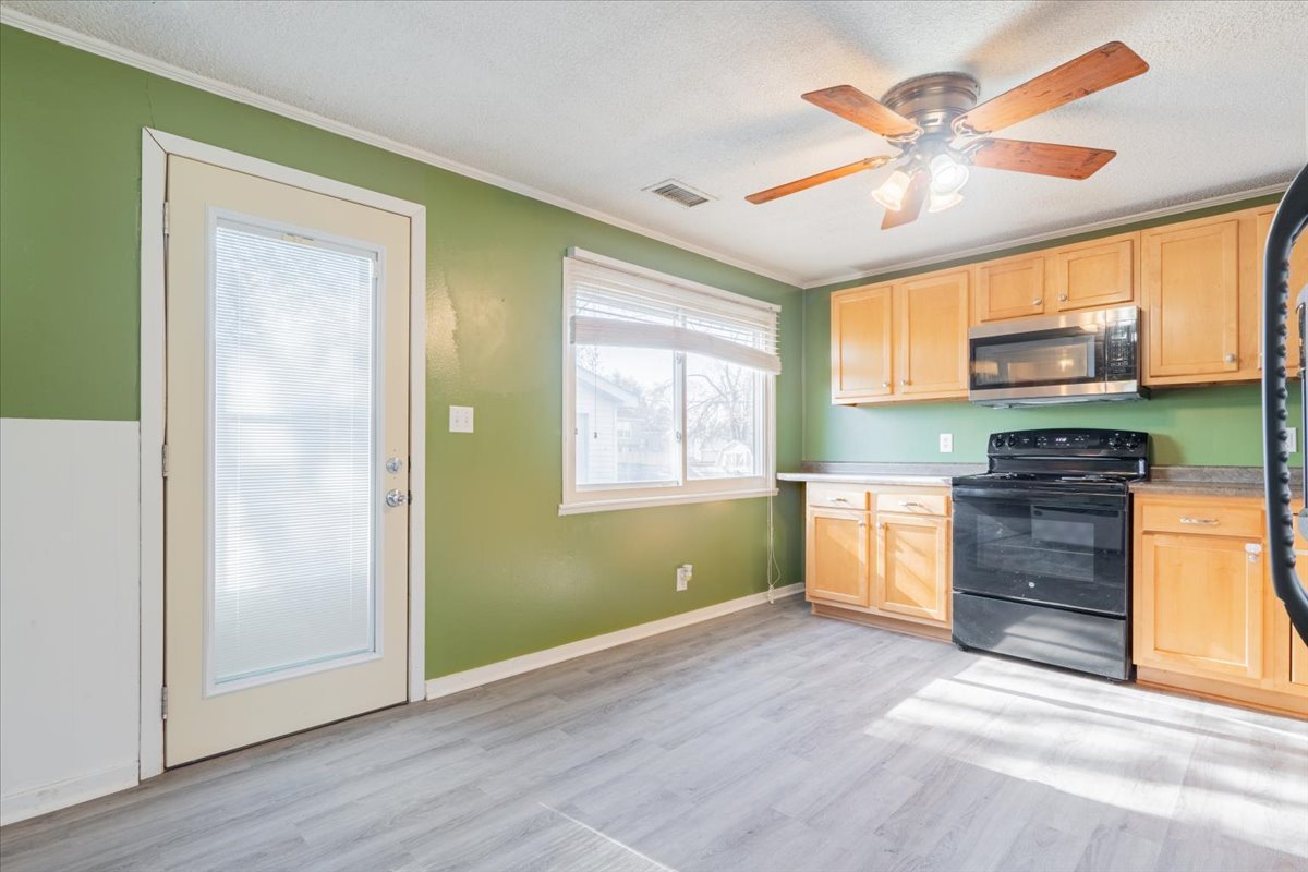 706 W Wall Street, Lexington, IL 61753