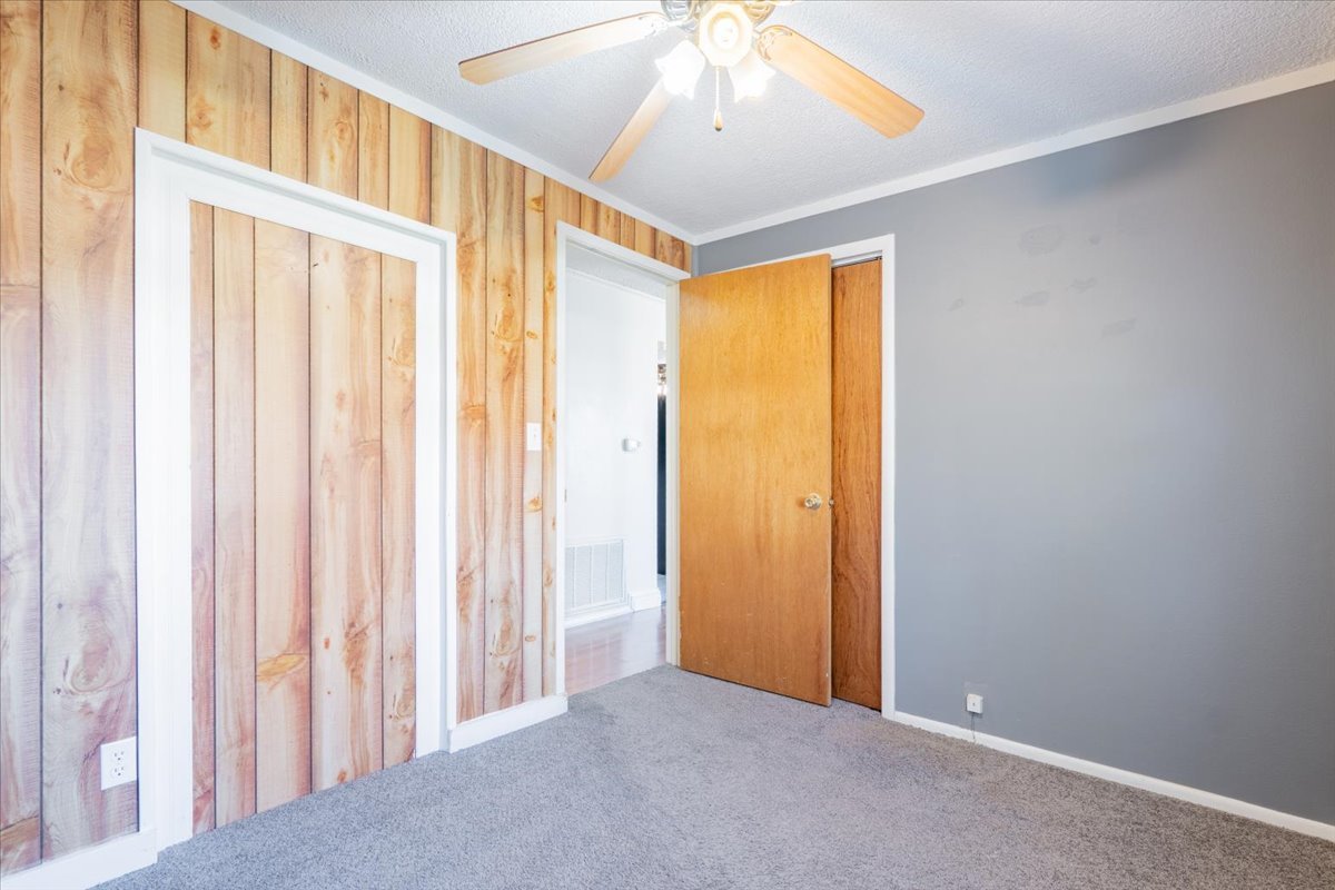 706 W Wall Street, Lexington, IL 61753