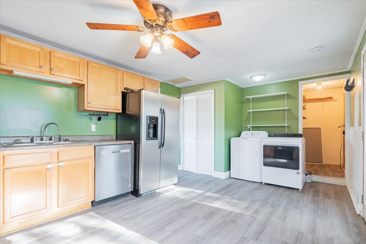 706 W Wall Street, Lexington, IL 61753