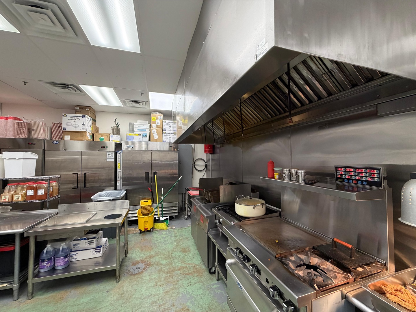 8439 W Golf Road, Niles, IL 60714