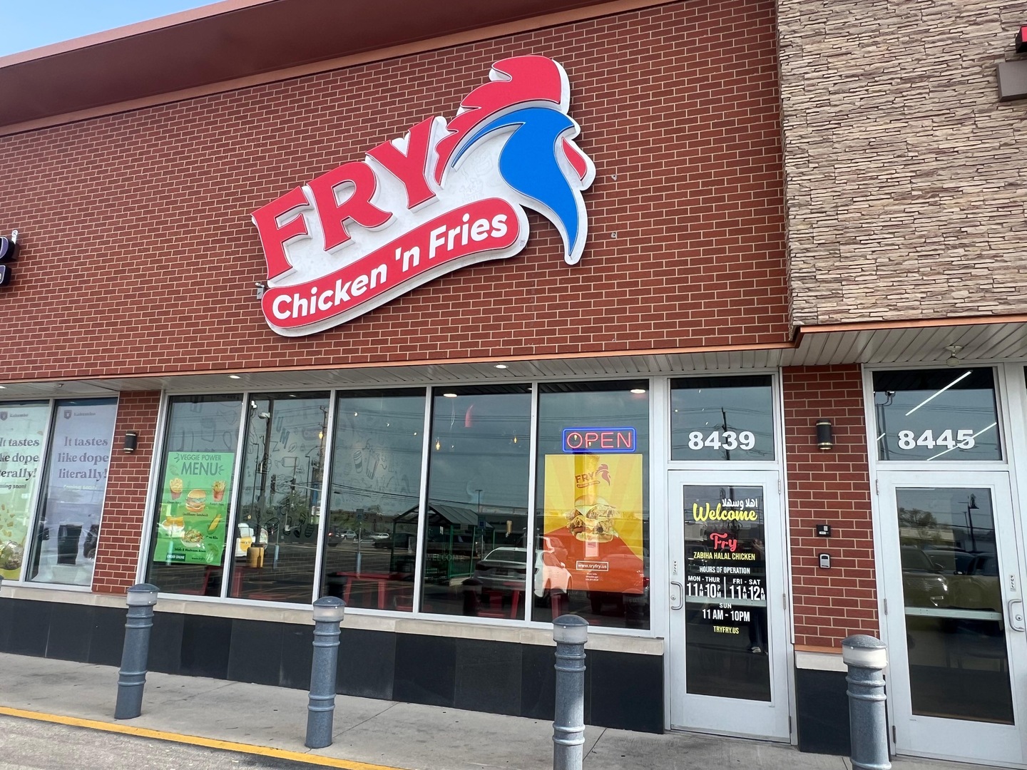 8439 W Golf Road, Niles, IL 60714