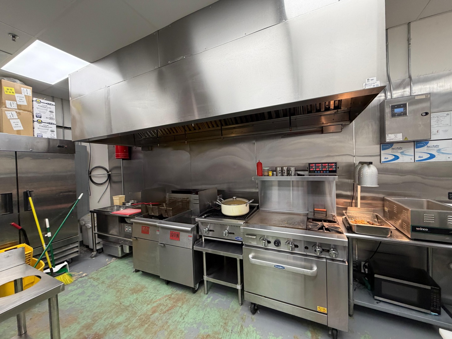 8439 W Golf Road, Niles, IL 60714