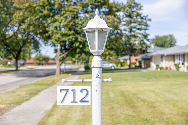 712 Homestead Place, Joliet, IL 60435