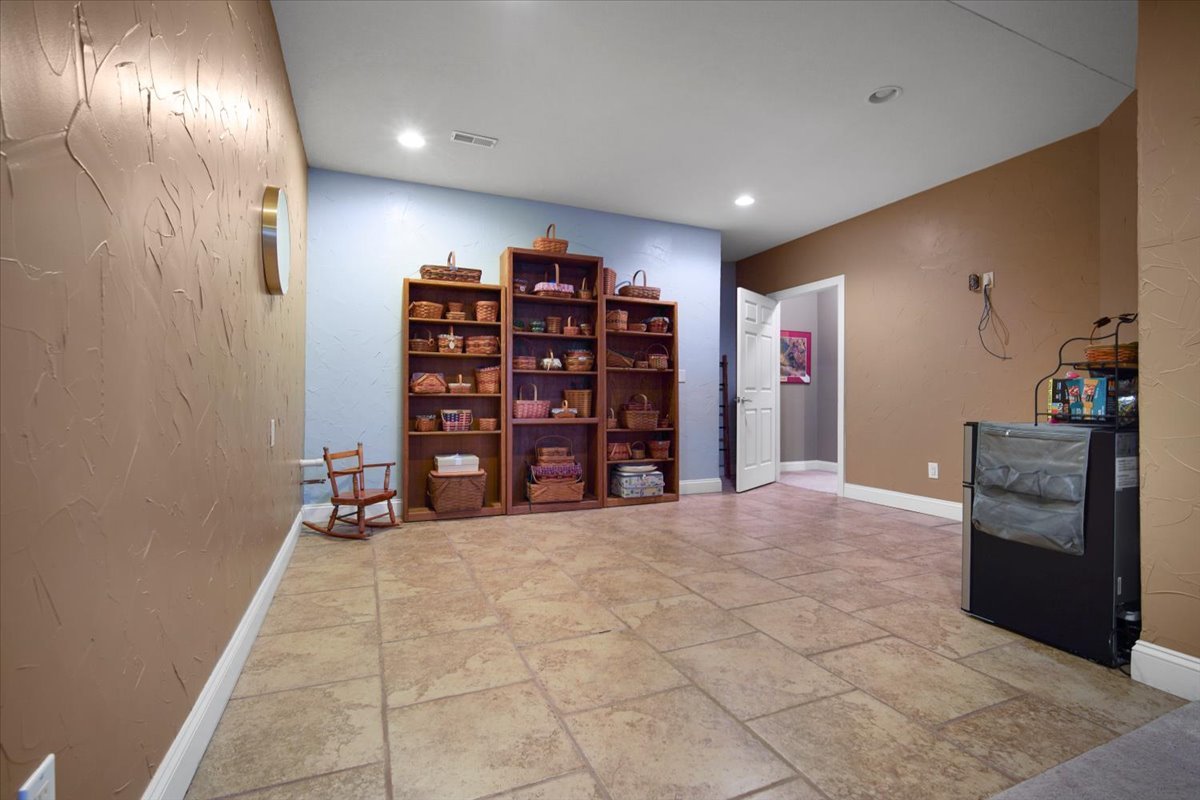 2007 Withers Lane, Bloomington, IL 61704