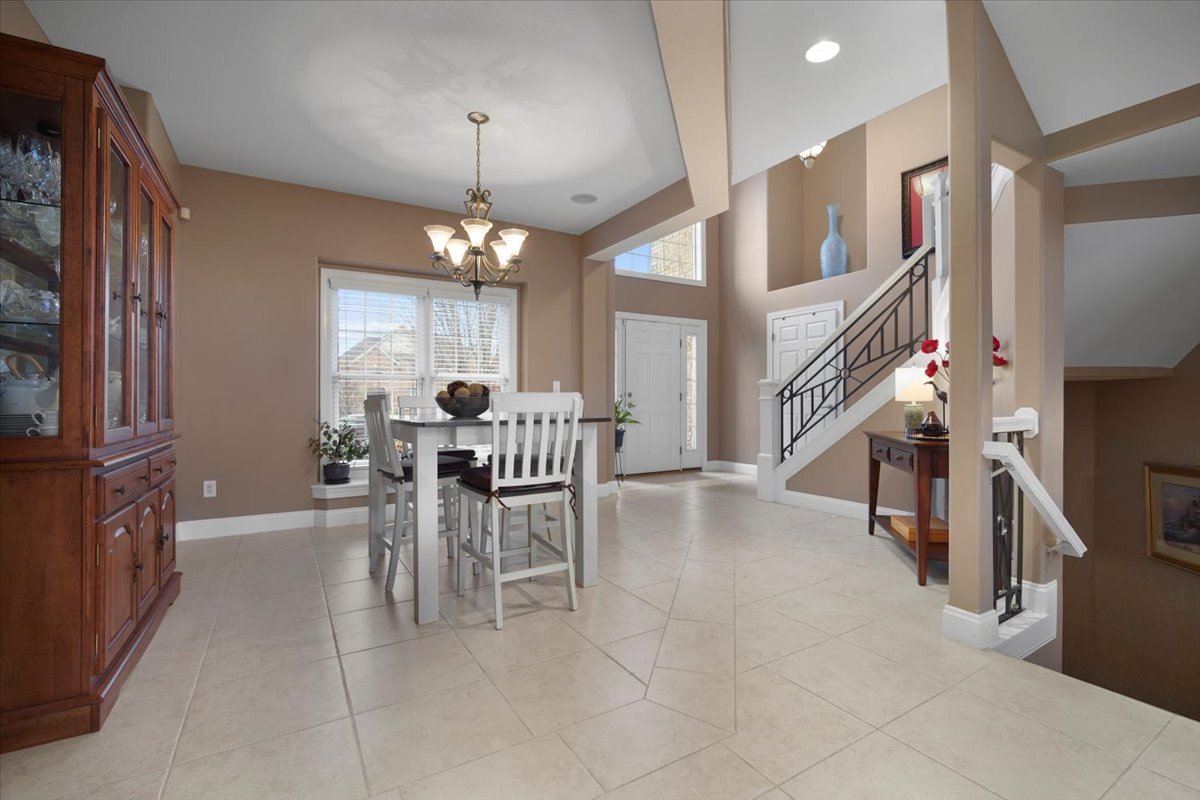 2007 Withers Lane, Bloomington, IL 61704